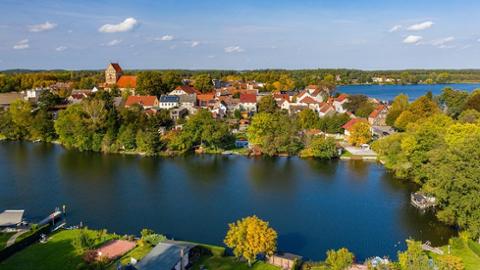 Blick auf die Stadt Lychen in der Uckermark, Land Brandenburg