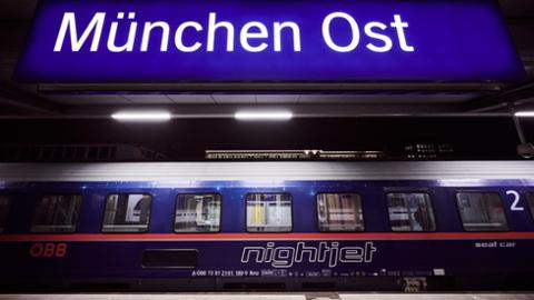 Bundesminister Andreas Scheuer präsentiert am Hauptbahnhof München den TransEuropExpress 2.0