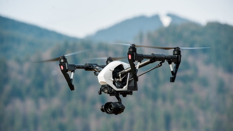 Drohne mit hochauflösender Kamera